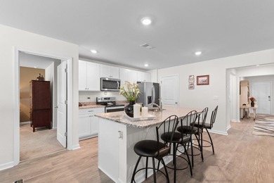 Welcome to this meticulously maintained 3-bedroom, 2-bath home - photo 3