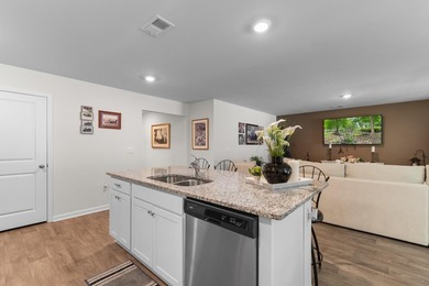 Welcome to this meticulously maintained 3-bedroom, 2-bath home - photo 5