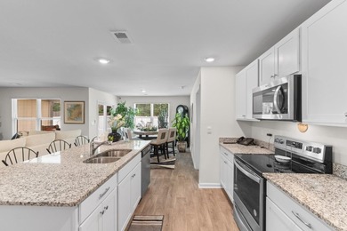Welcome to this meticulously maintained 3-bedroom, 2-bath home - photo 6