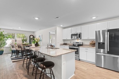 Welcome to this meticulously maintained 3-bedroom, 2-bath home - photo 8