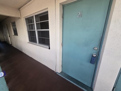 THIS IS A GREAT ONE BEDROOM ONE BATH UPSTAIRS APARTMENT. NEWER - photo 11