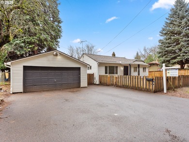 (private lake, pond, coastal) Home For Sale in Portland Oregon