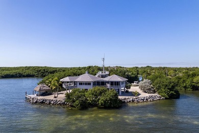 Discover unparalleled privacy and tranquility in this - photo 5