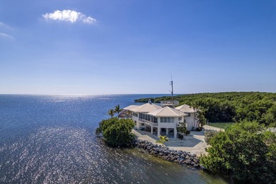 Discover unparalleled privacy and tranquility in this - photo 6