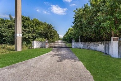 Discover unparalleled privacy and tranquility in this - photo 8