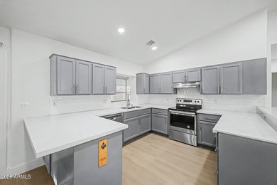 Amazing move in ready waterfront home with quality upgrades - photo 6