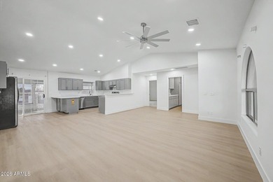 Amazing move in ready waterfront home with quality upgrades - photo 8