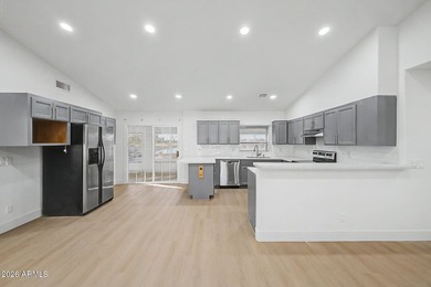 Amazing move in ready waterfront home with quality upgrades - photo 10
