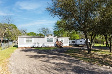 Charming 3-bedroom, 2-bath home located in the highly desirable - photo 2