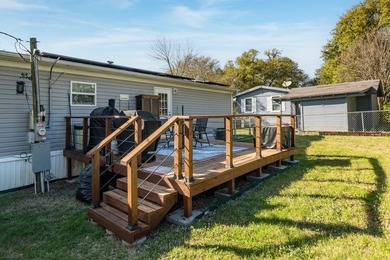 Charming 3-bedroom, 2-bath home located in the highly desirable - photo 7