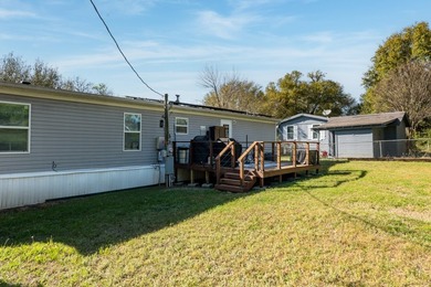 Charming 3-bedroom, 2-bath home located in the highly desirable - photo 8