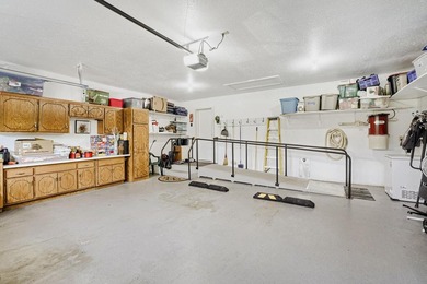 Rare end-unit, one-level townhome on Castlewood Golf Course - photo 13