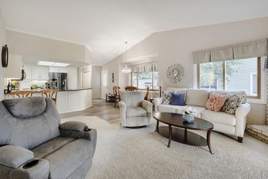 Rare end-unit, one-level townhome on Castlewood Golf Course - photo 14