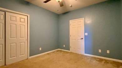 Vacant and completely move-in ready, this exceptional top-floor - photo 17