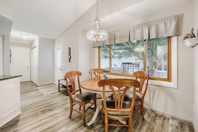 Rare end-unit, one-level townhome on Castlewood Golf Course - photo 17