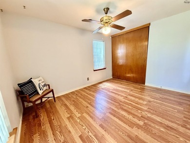 Charming 3-bedroom, 1.5-bath home with Pergo wood and tile - photo 17