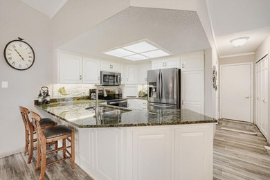 Rare end-unit, one-level townhome on Castlewood Golf Course - photo 19