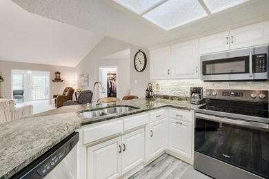 Rare end-unit, one-level townhome on Castlewood Golf Course - photo 20