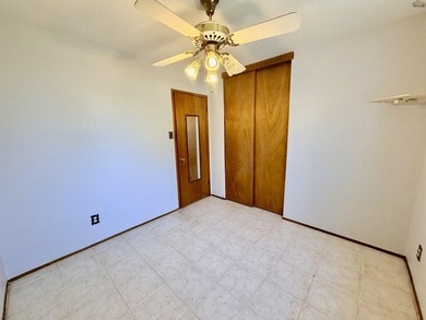 Charming 3-bedroom, 1.5-bath home with Pergo wood and tile - photo 24