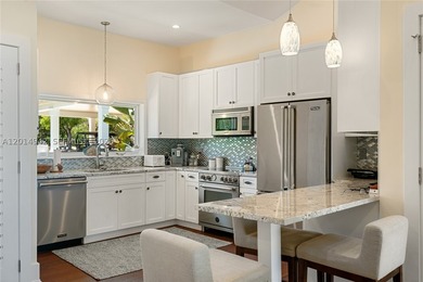 Set along prestigious Millionaire's Row in Tavernier, 88835 Old - photo 7