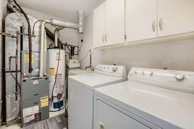 Rare end-unit, one-level townhome on Castlewood Golf Course - photo 30