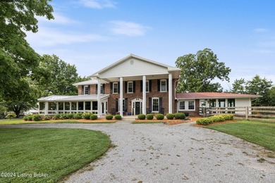 Welcome to 575 Moody Pike where Southern charm meets historic - photo 2