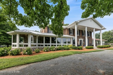 Welcome to 575 Moody Pike where Southern charm meets historic - photo 3