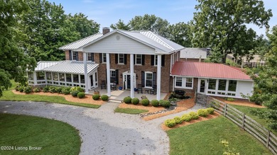 Welcome to 575 Moody Pike where Southern charm meets historic - photo 10