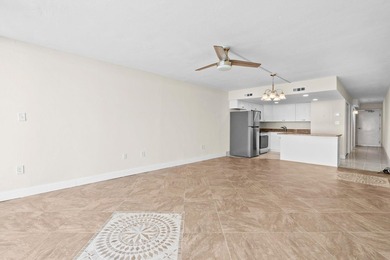 This one bedroom, 2 bath ocean front unit is located in the - photo 9