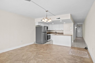 This one bedroom, 2 bath ocean front unit is located in the - photo 10
