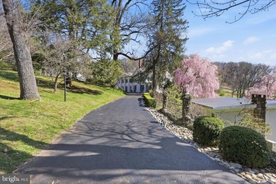 Glenloch Manor is the rare property that delivers both - photo 3