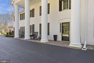 Glenloch Manor is the rare property that delivers both - photo 4