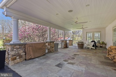 Glenloch Manor is the rare property that delivers both - photo 5