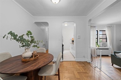 Bright top-floor 2-bedroom co-op for sale in Norwood, Bronx - photo 6