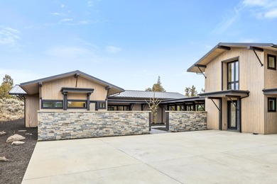Welcome to refined modern farmhouse living in this stunning - photo 2