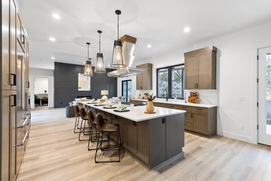 Welcome to refined modern farmhouse living in this stunning - photo 9