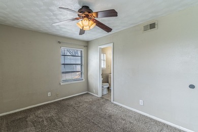 Well-maintained 3-bedroom, 2-bath home situated on a spacious - photo 13