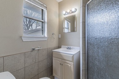 Well-maintained 3-bedroom, 2-bath home situated on a spacious - photo 14