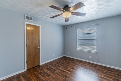 Well-maintained 3-bedroom, 2-bath home situated on a spacious - photo 16