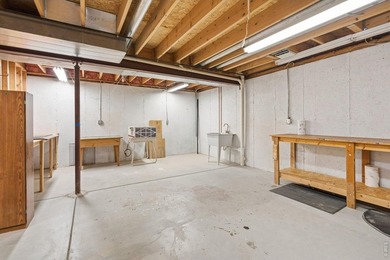 Lock it and leave it convenience! Very desirable patio home in - photo 39
