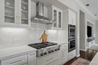 Spacious and beautifully appointed home in the highly desirable - photo 10
