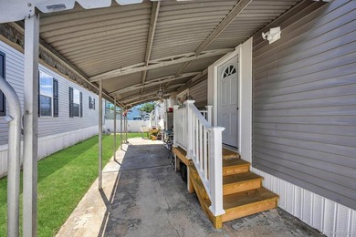 Welcome to this beautifully maintained 2-bedroom, 1-bath mobile - photo 5