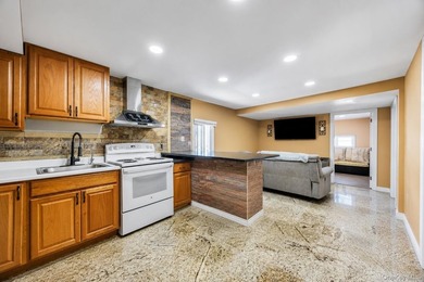Welcome to this beautifully maintained 2-bedroom, 1-bath mobile - photo 8