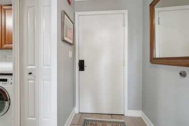 Fully renovated one-bedroom, one-bathroom condo in the Atlantis - photo 2