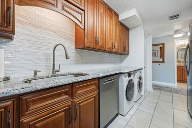 Fully renovated one-bedroom, one-bathroom condo in the Atlantis - photo 3