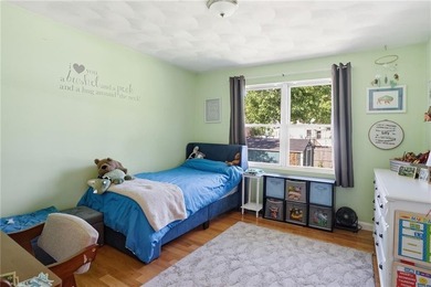 Welcome to this bright and inviting home in Warwick's desirable - photo 9