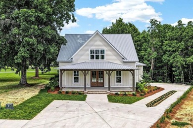 It is an honor to present this exceptional custom-built cottage - photo 1