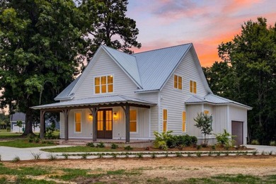 It is an honor to present this exceptional custom-built cottage - photo 3