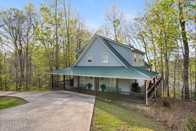 Lakefront views and timeless craftsmanship define this - photo 6