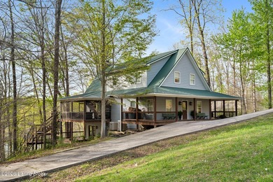 Lakefront views and timeless craftsmanship define this - photo 7